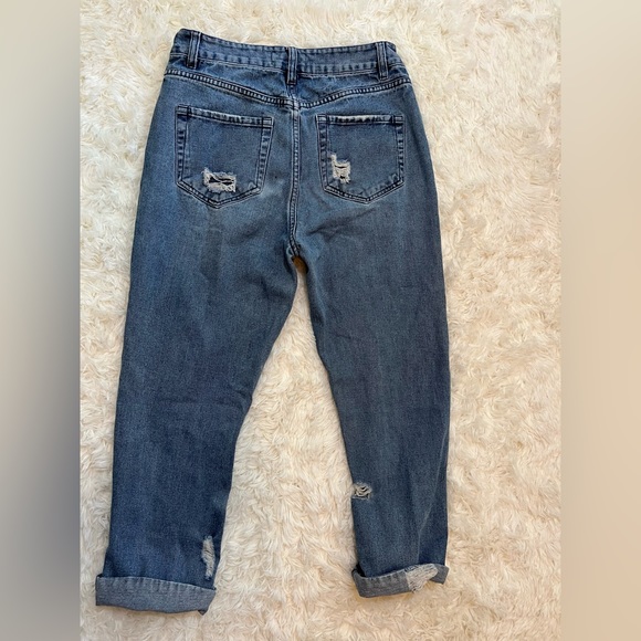 Cropped Distressed Boyfriend Jeans - Picture 2 of 3